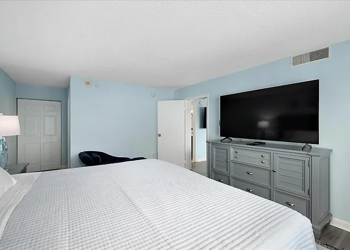 Holiday home 2 Bedroom Ocean View With Outdoor Pool!