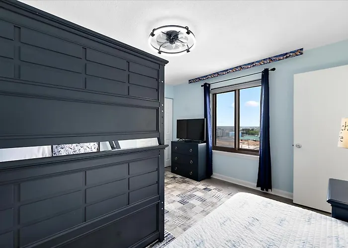 Holiday home 2 Bedroom Ocean View With Outdoor Pool!