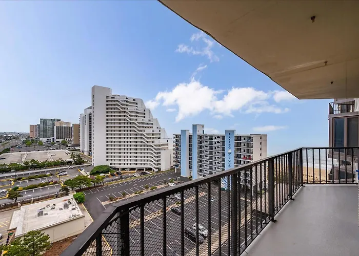 2 Bedroom Ocean View With Outdoor Pool! Holiday home Ocean City