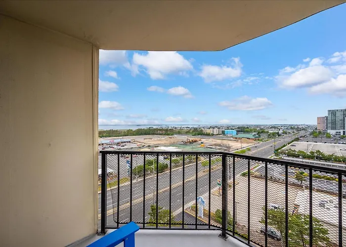 2 Bedroom Ocean View With Outdoor Pool! Ocean City