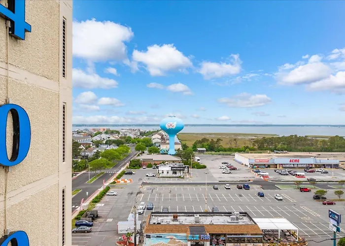 2 Bedroom Ocean View With Outdoor Pool! *