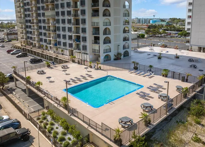 2 Bedroom Ocean View With Outdoor Pool! *
