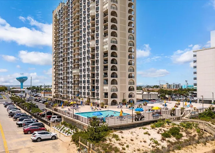 2 Bedroom Ocean View With Outdoor Pool!